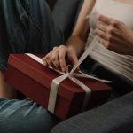 Какой сделать подарок подруге